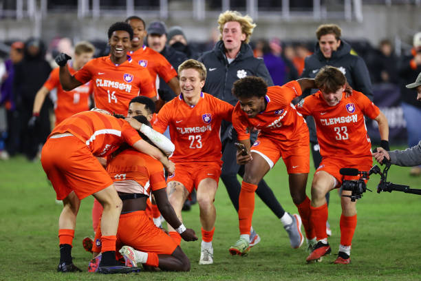 中国足球的 中国足球的