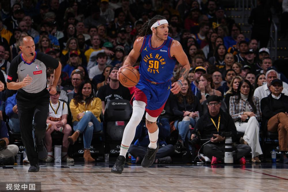 引人注目的 引人注目的